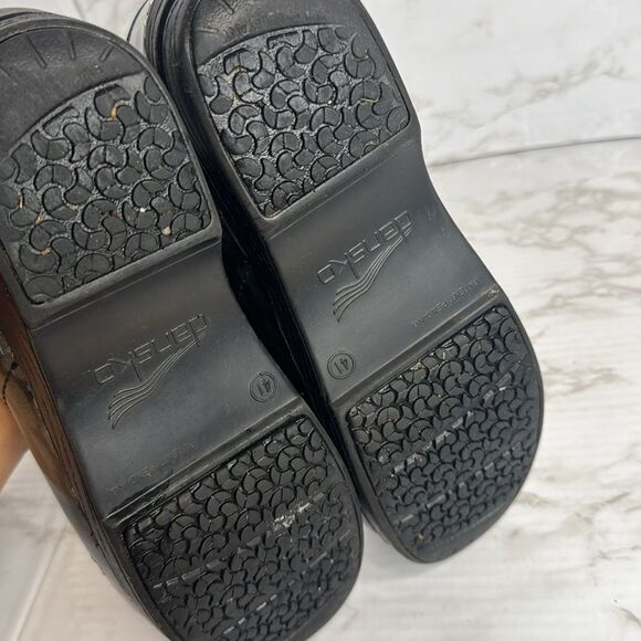 Dansko XP 2.0 Professional Patent Animal Print Slip On Clogs size 10.5 41 - Picture 12 of 13